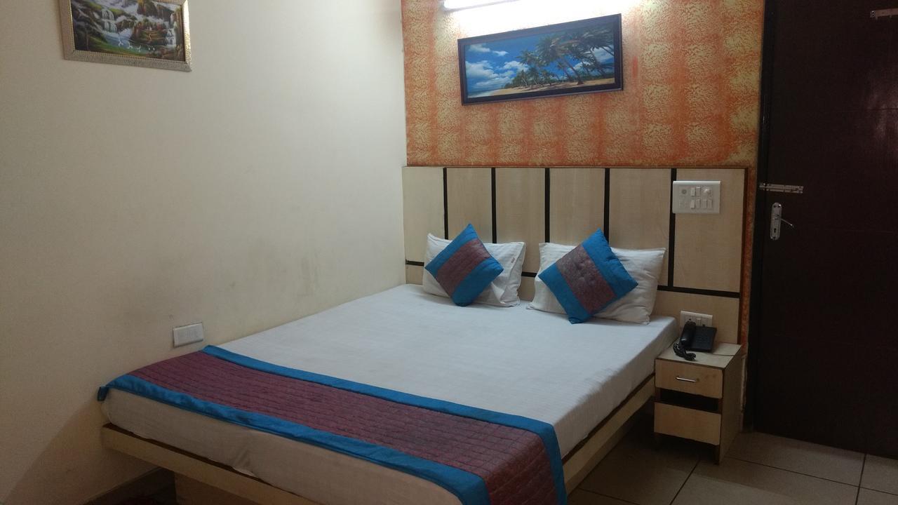 Hotel Sun Village Near New Delhi Railway Station Exterior photo